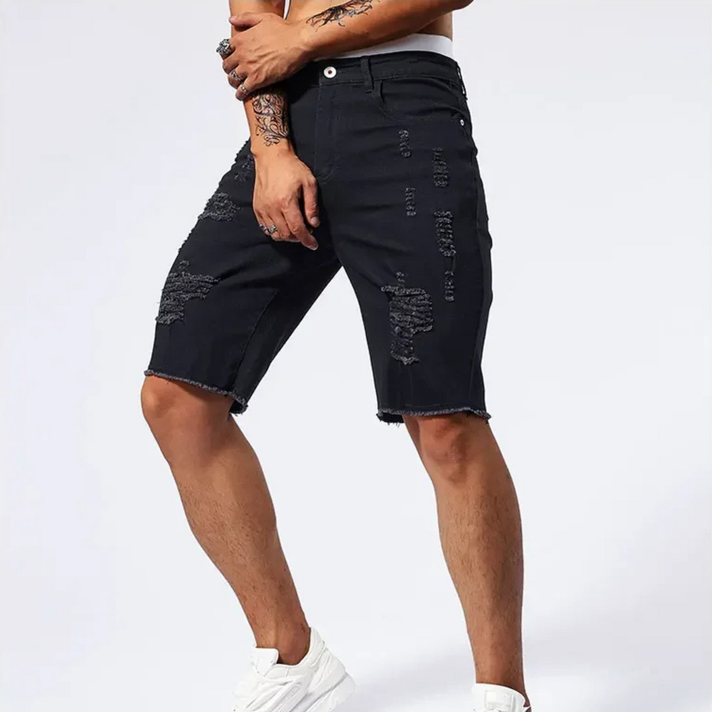Riot – Distressed-Jeansshorts