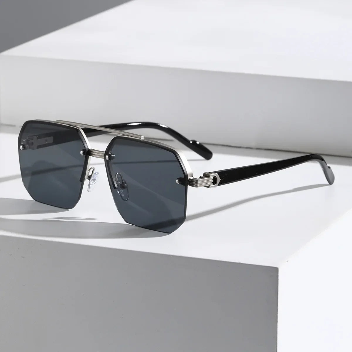 Lunettes de soleil géométriques Aether
