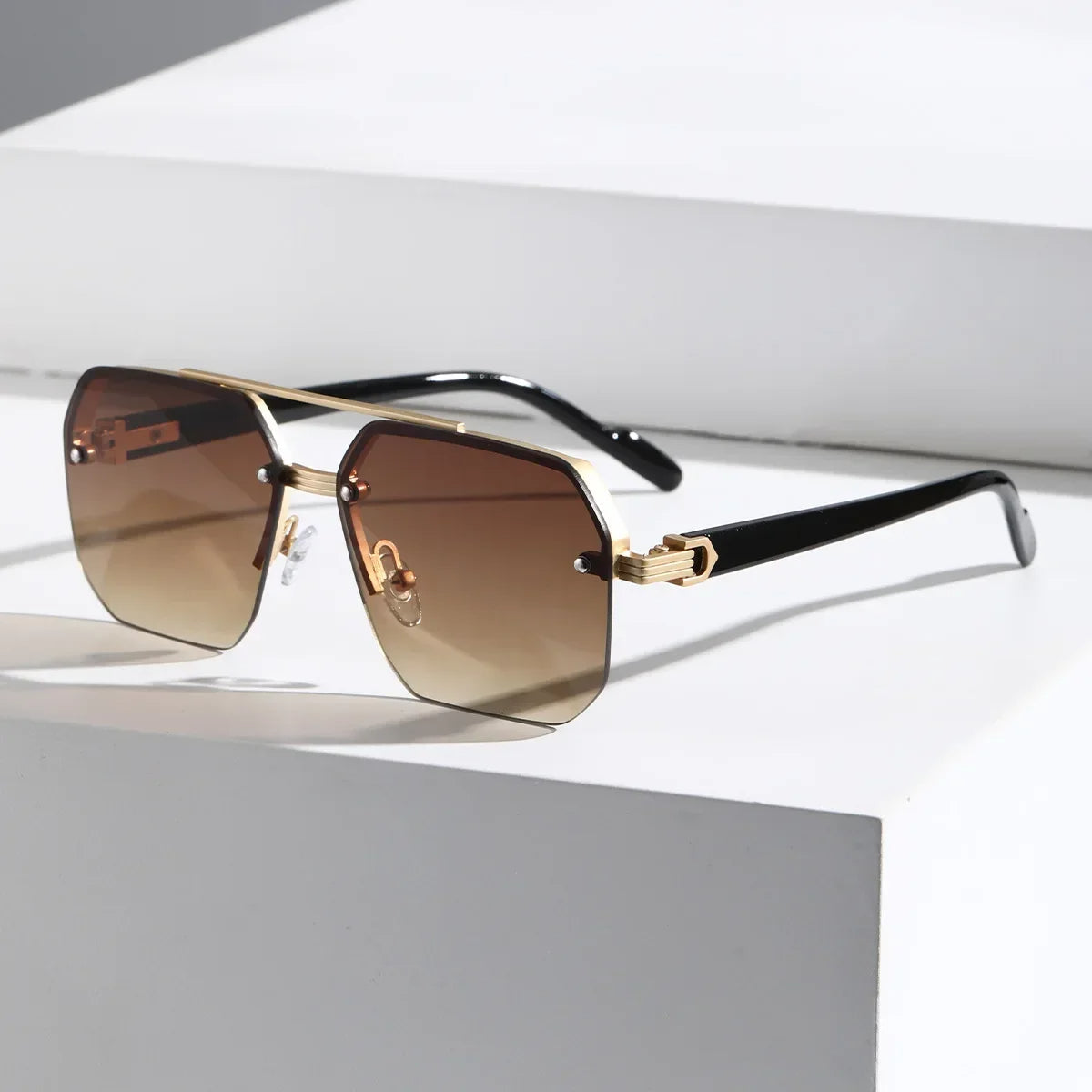 Lunettes de soleil géométriques Aether