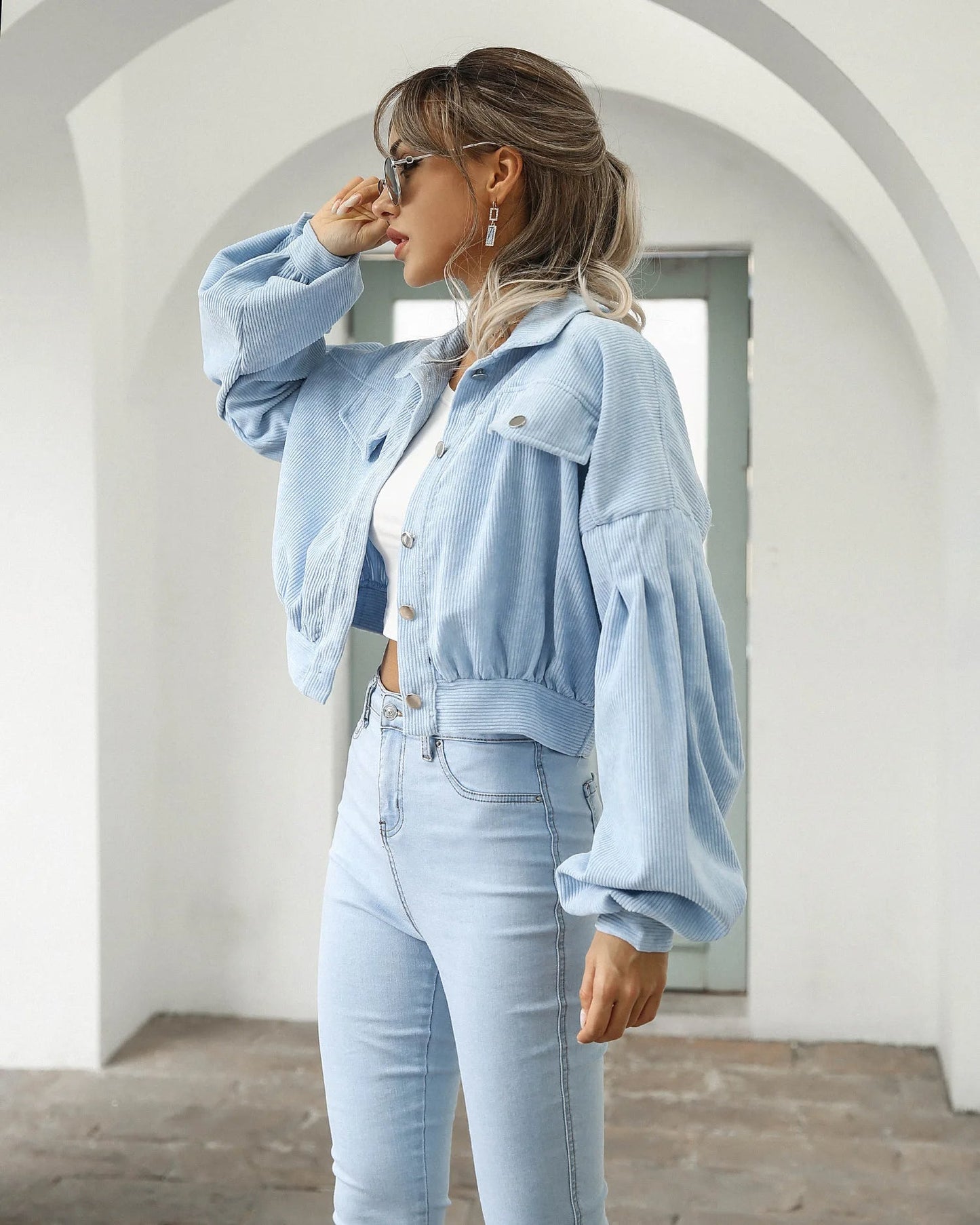 Kurze Jacke aus Velourscord 