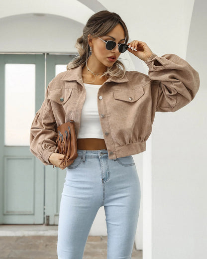 Kurze Jacke aus Velourscord 
