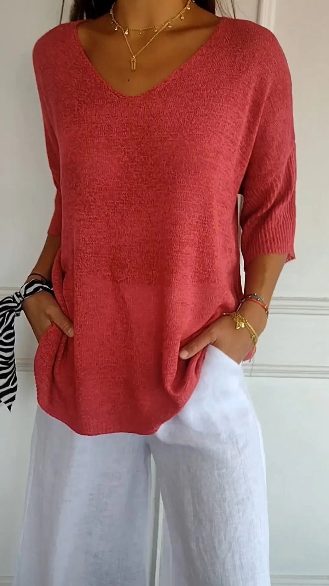 ALYSSA – RELAXED V-NECK TEE