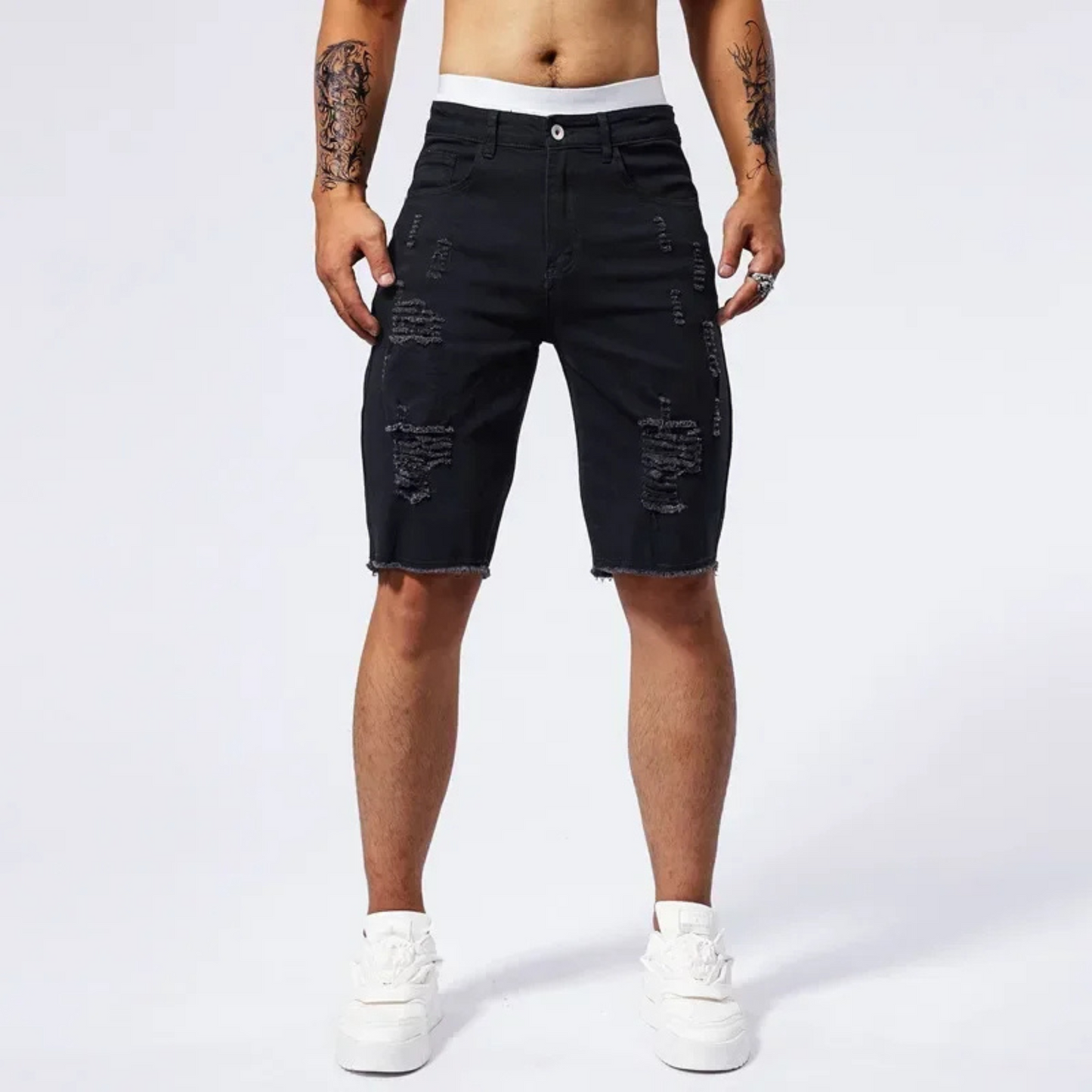 Riot – Distressed-Jeansshorts