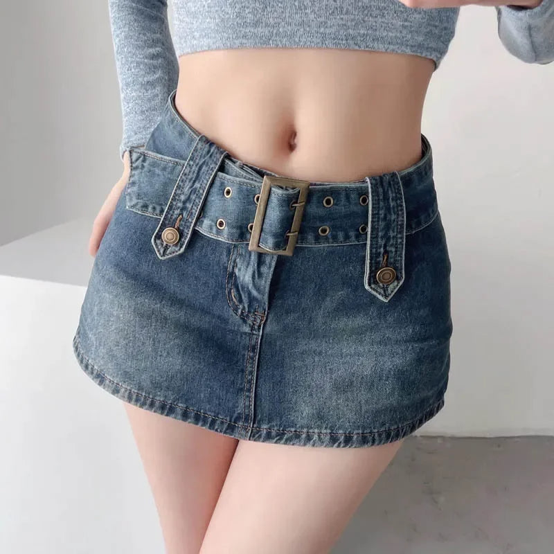 Mini-jupe en jean ceinturée Vixen