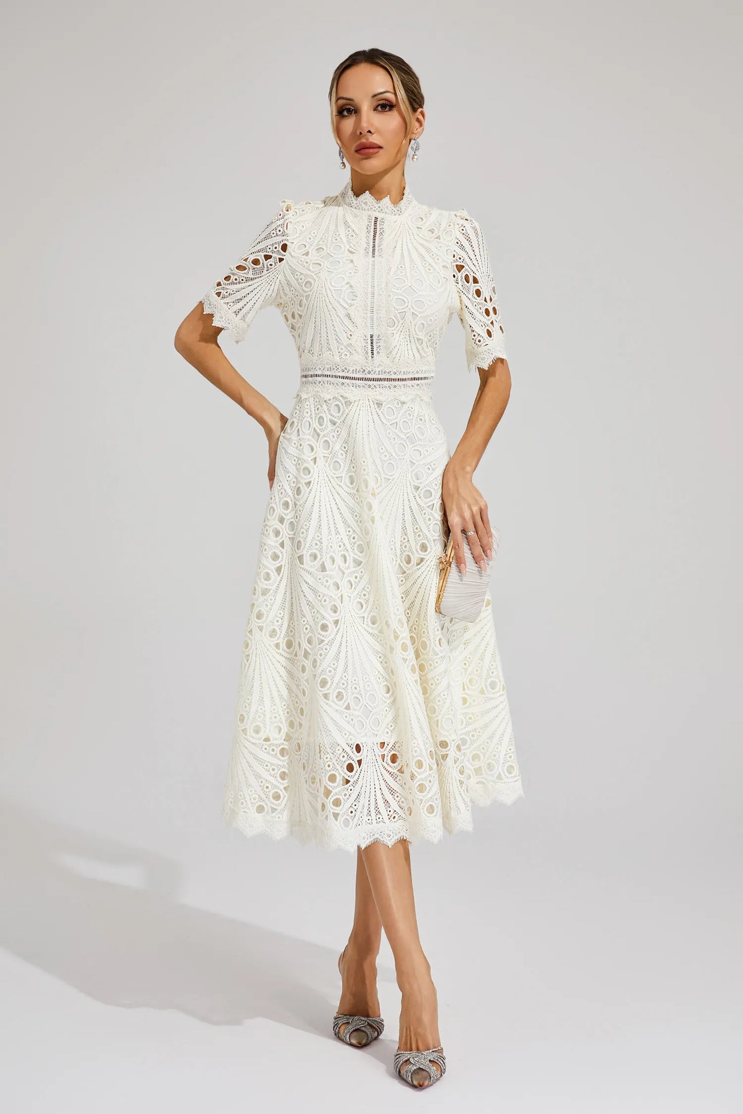 Lisandia Midikleid mit Cut-Outs