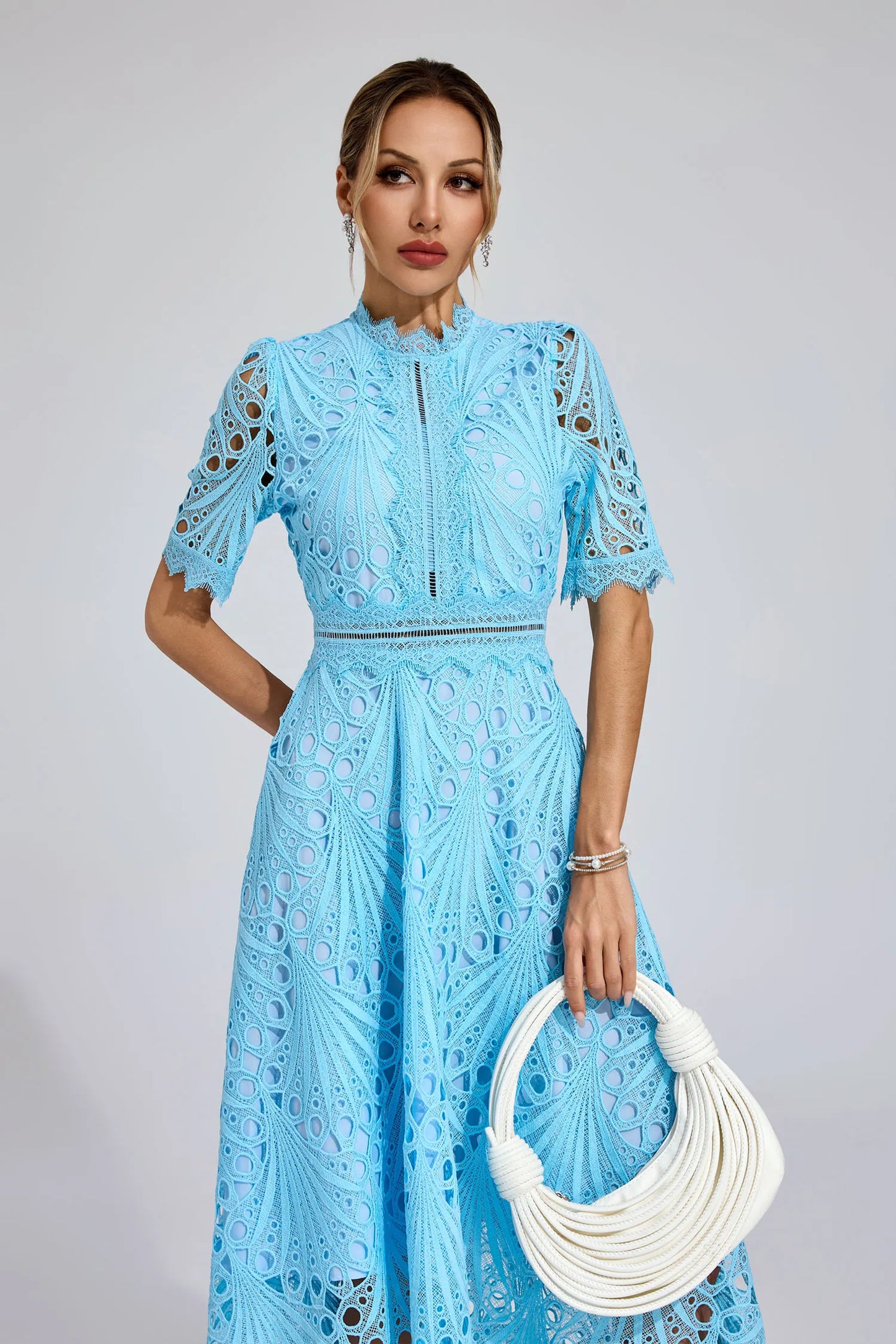 Lisandia Midikleid mit Cut-Outs