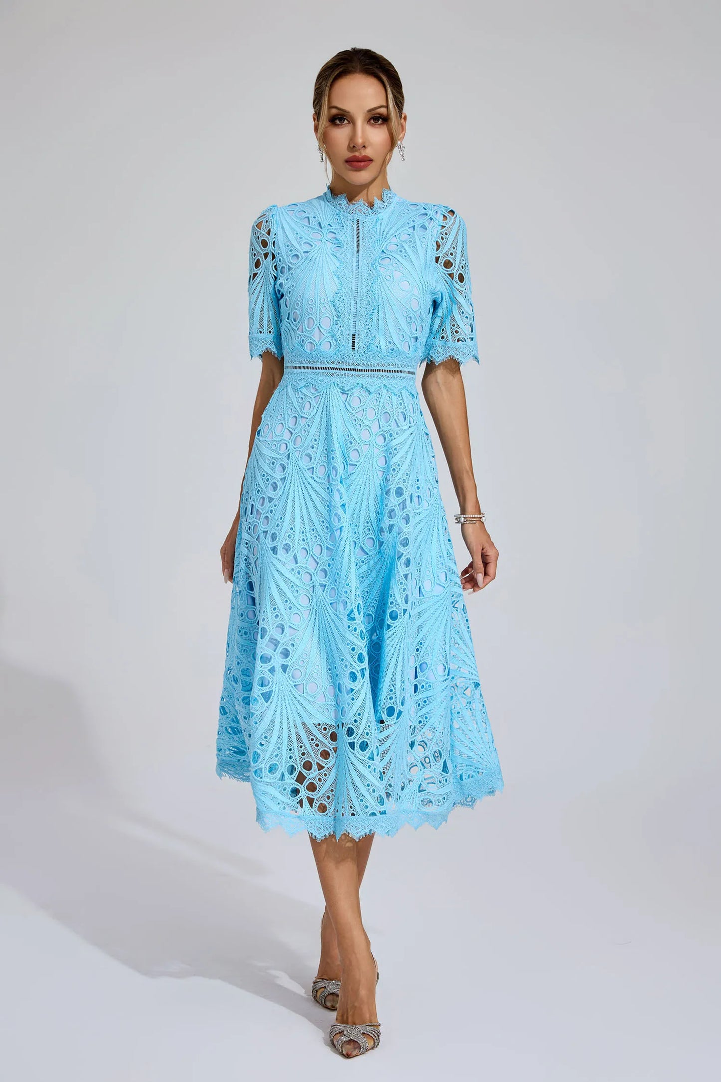 Lisandia Midikleid mit Cut-Outs