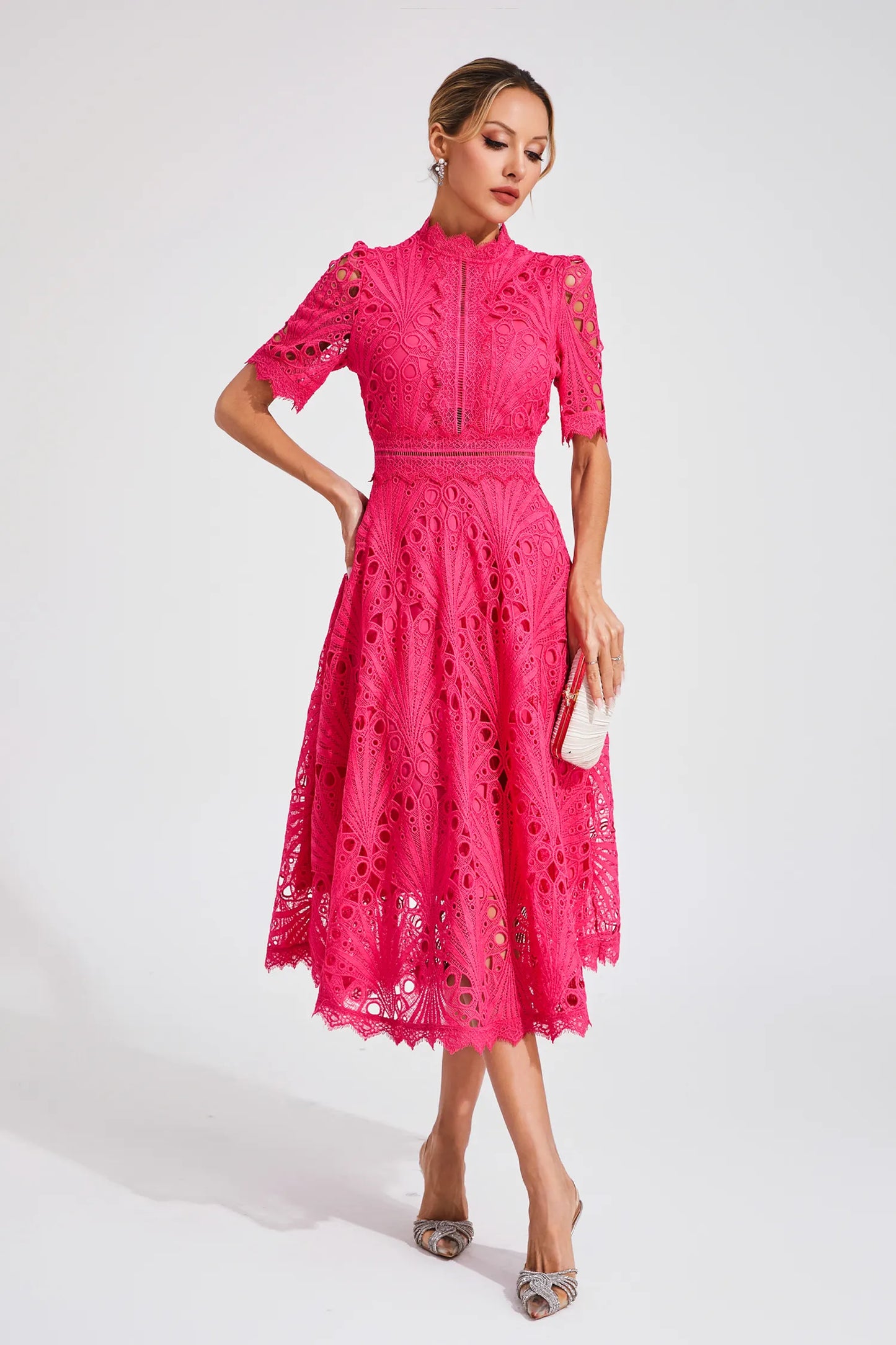 Lisandia Midikleid mit Cut-Outs