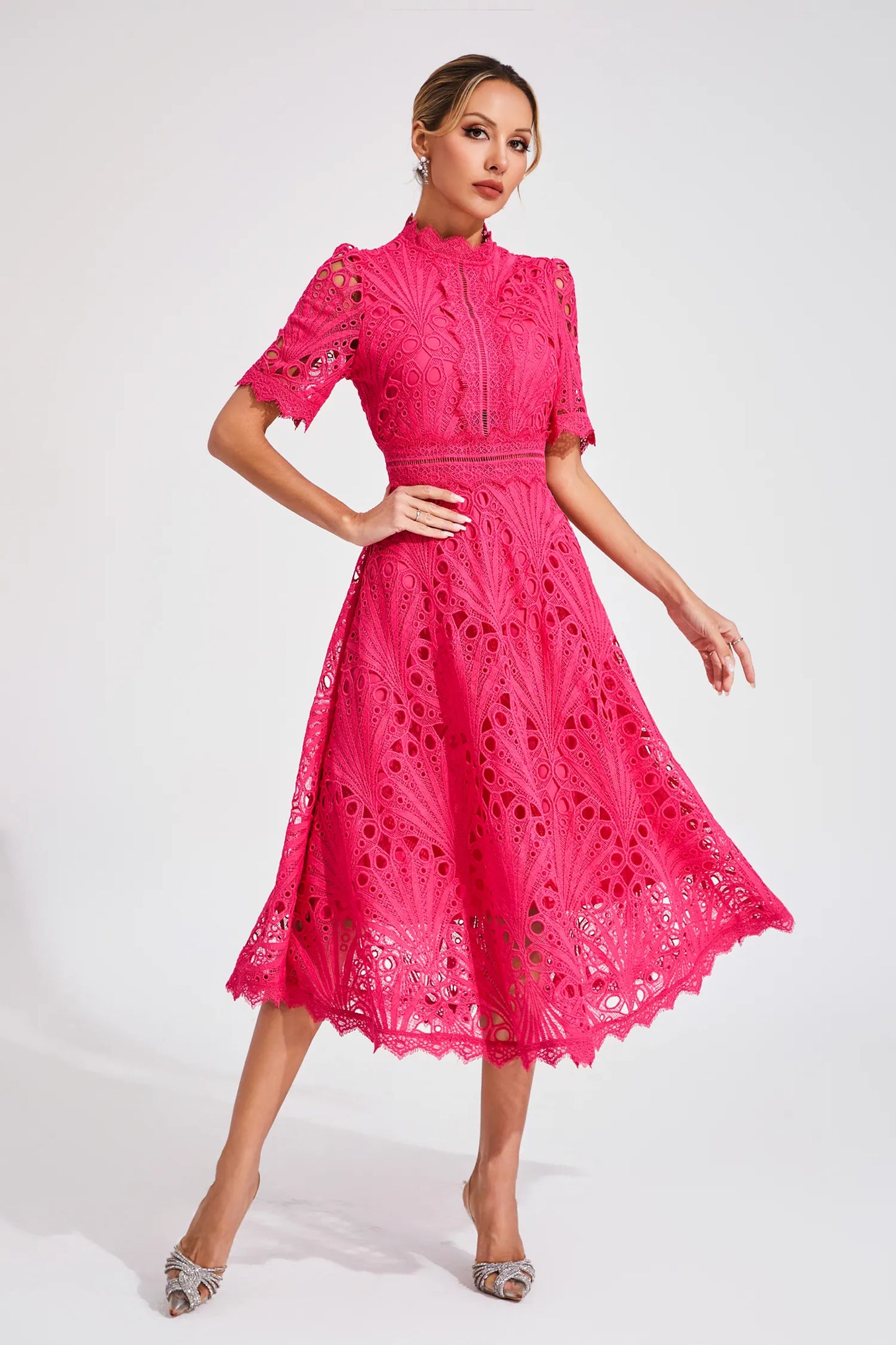 Lisandia Midikleid mit Cut-Outs