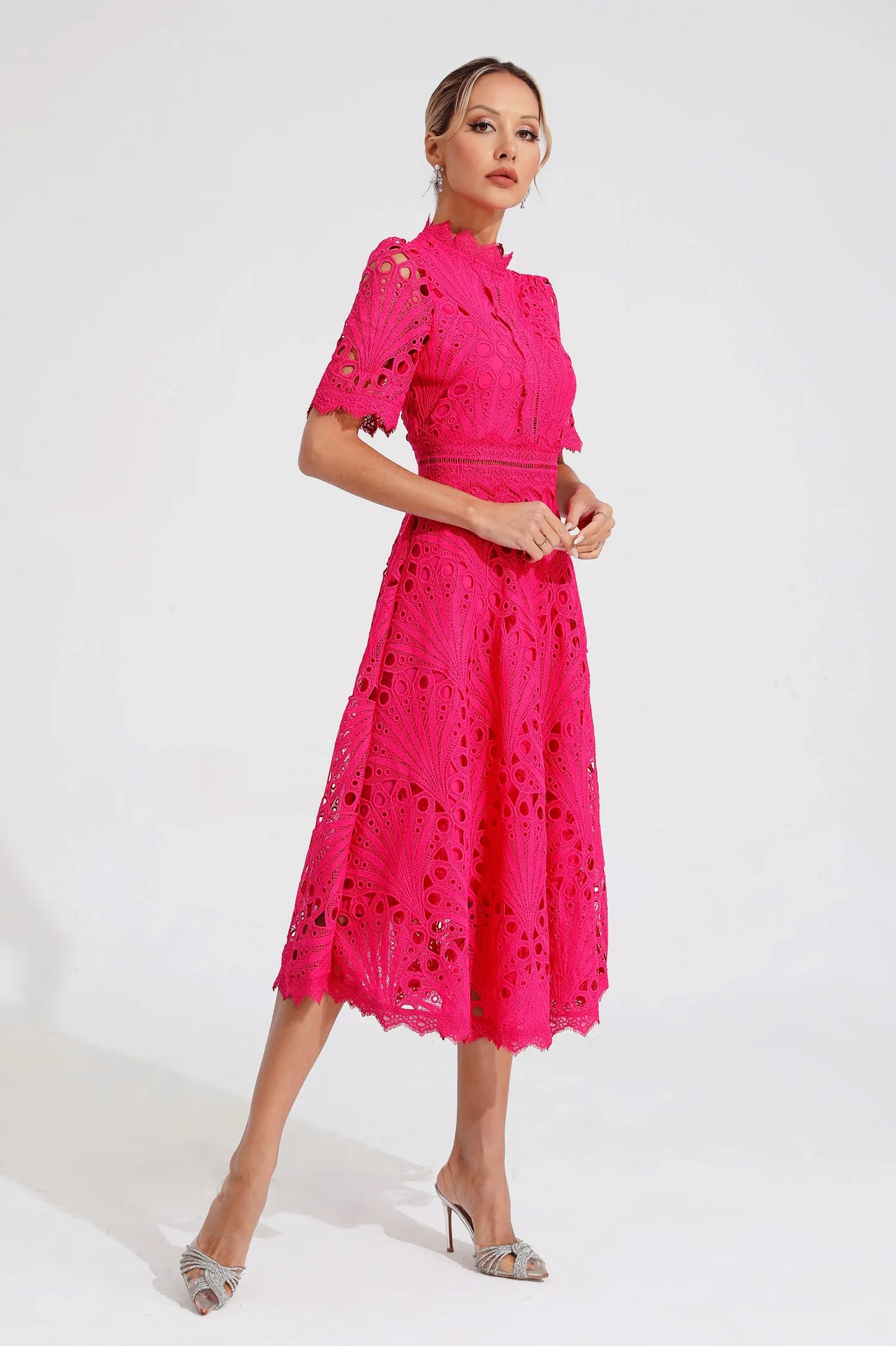 Lisandia Midikleid mit Cut-Outs