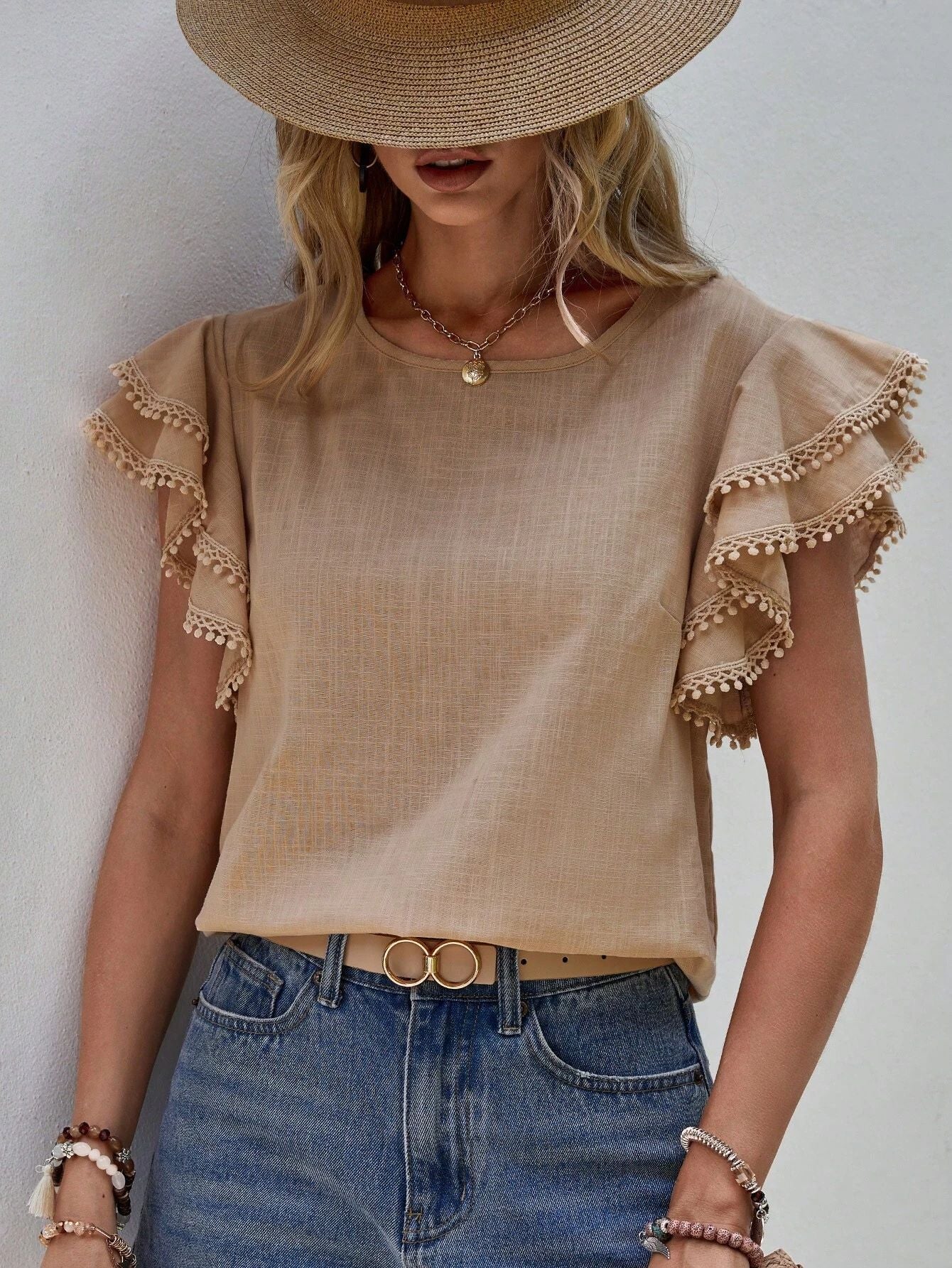 EMMARA – TEXTURED FRILL BLOUSE