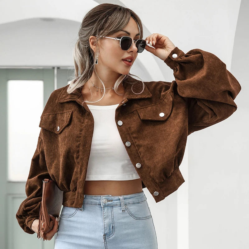 Kurze Jacke aus Velourscord 
