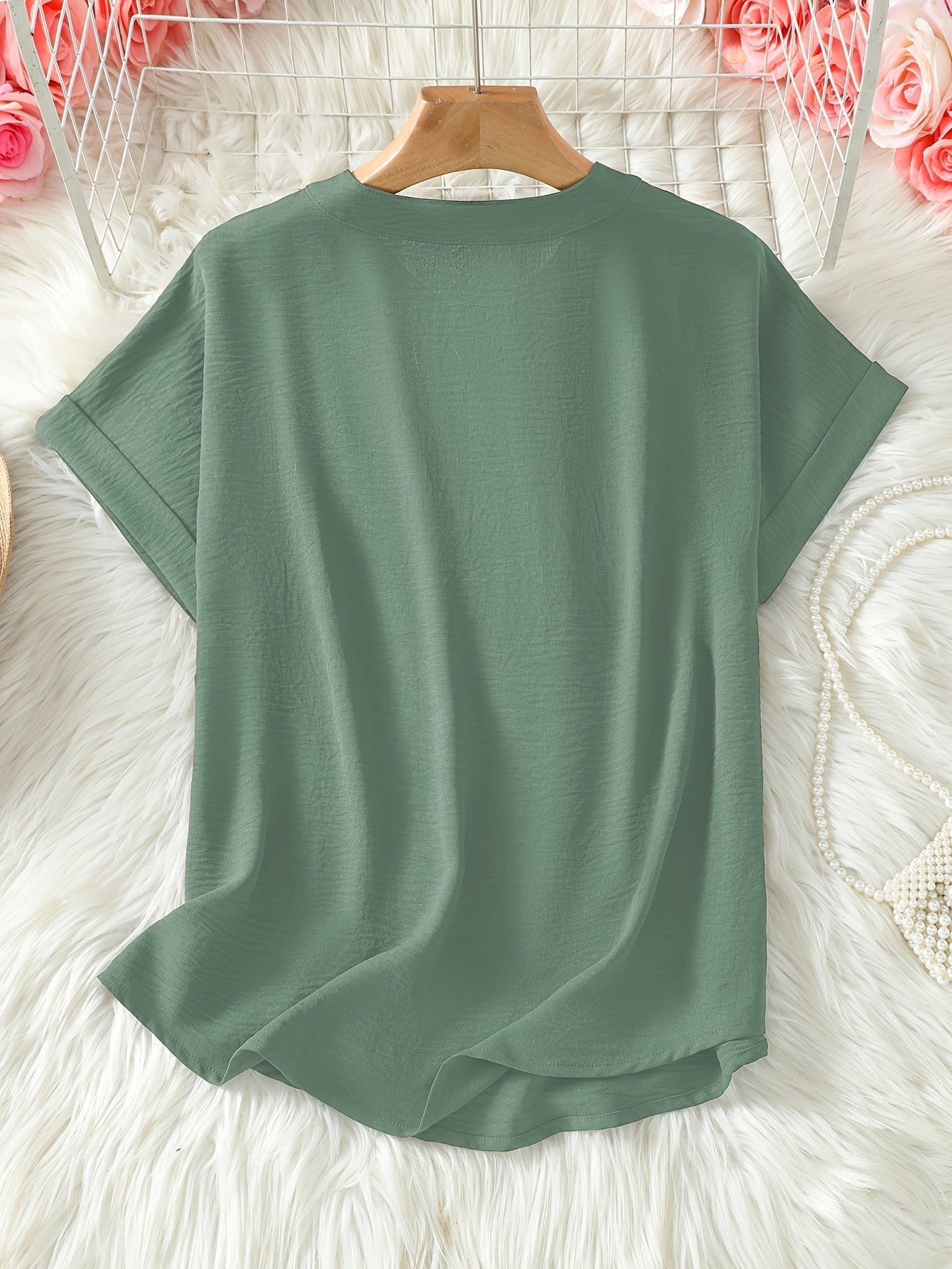 EMILY | RELAXED V-NECK EVERYDAY TEE